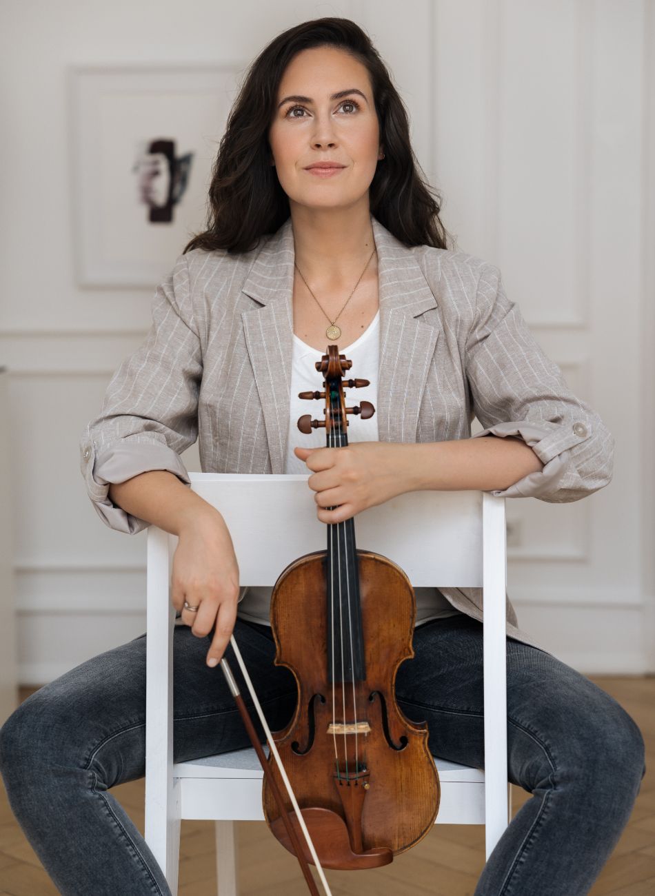 Lelie Cristea Violin Artist Über Lelie